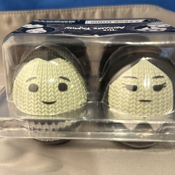 THE ADDAMS FAMILY 4 PACK MINIS COLLECTIBLE VINYL FIGURES - Picture 4 of 7